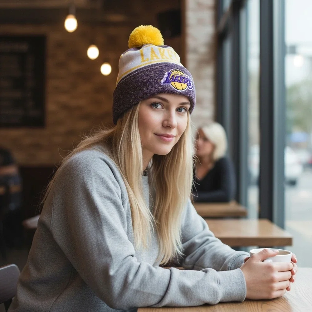 New Era 60057275 Youth Los Angeles Lakers Knit Pom Beanie Hat NWT Purple NBA